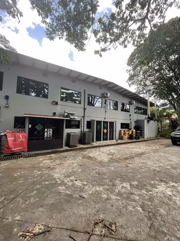 Building for sale located in LA BOCA Canal Area