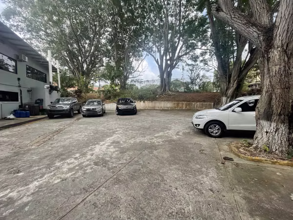 Building for sale located in LA BOCA Canal Area