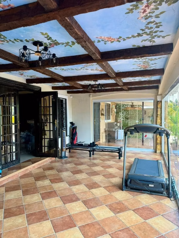 Casa Grande y Lujosa en Bosques De Las Cibeles