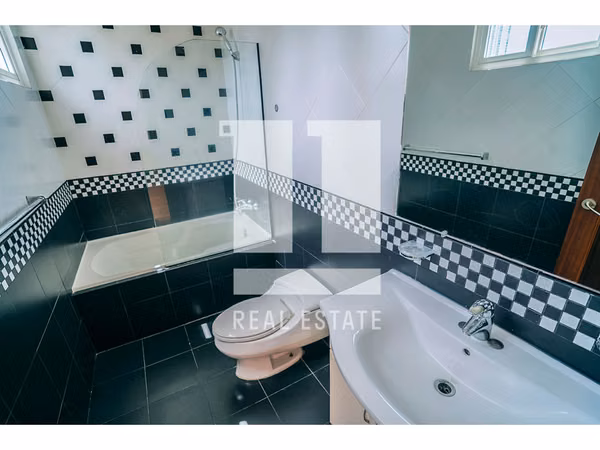 Se vende Casa estilo campestre en Altos del Golf