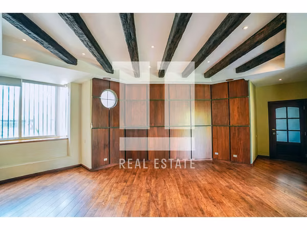 Se vende Casa estilo campestre en Altos del Golf