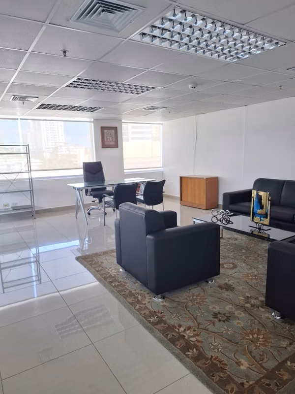 Alquiler de Oficina en Vía Brasil, Bella Vista, Plaza Korintho, 112m2