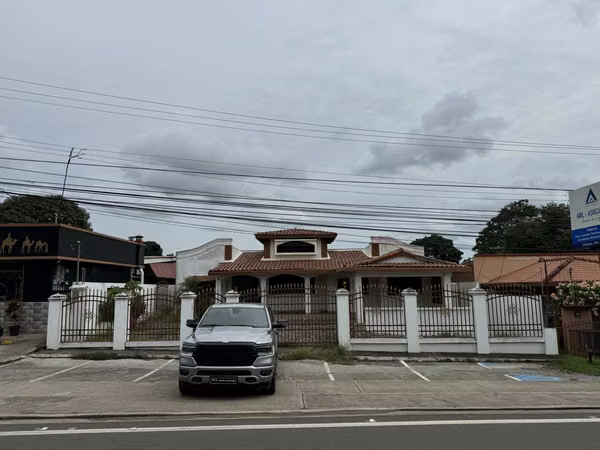 Beautiful house for sale, Main Way in Chitré, Herrera