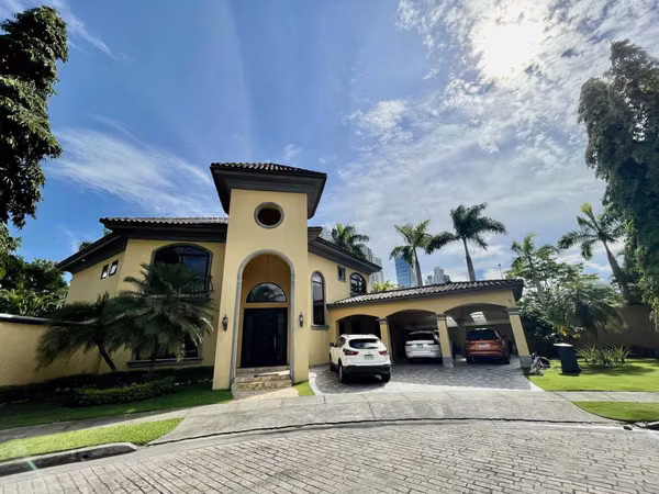 House sale in Costa del Este - Antigua