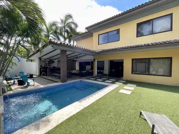 House sale in Costa del Este - Antigua