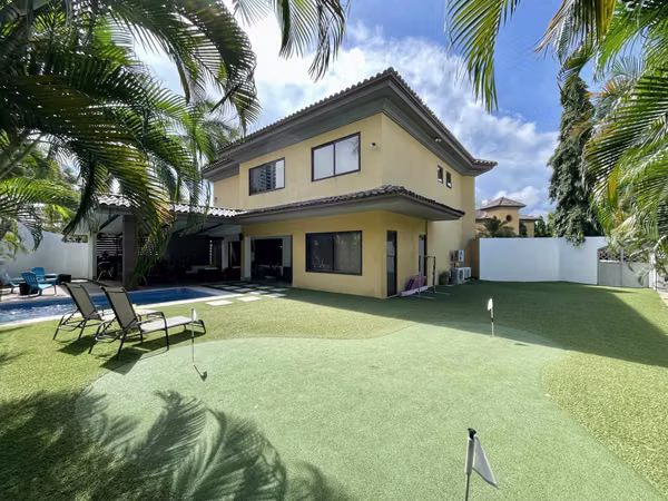 House sale in Costa del Este - Antigua