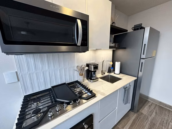 CASCO VIEW- HERMOSO APARTAMENTO FULL AMOBLADO $1,200