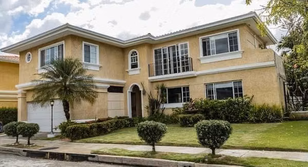 Luxury house in private community costa del este