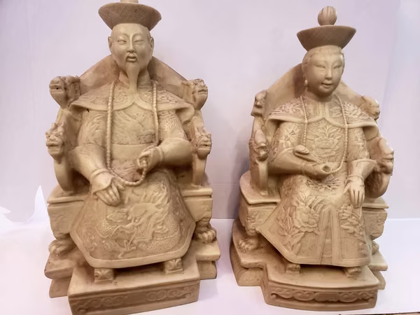 Alabaster Sculpture. “ EMPERADOR CHINO”