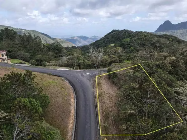 Lote en Esquina en Venta en Asturias, Altos del Maria