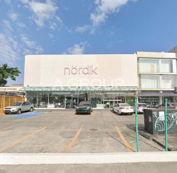 Se Vende Local en Via Principal - Tumba Muerto