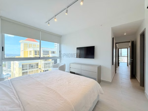 Spacious Apartment in Obarrio Available for Sale