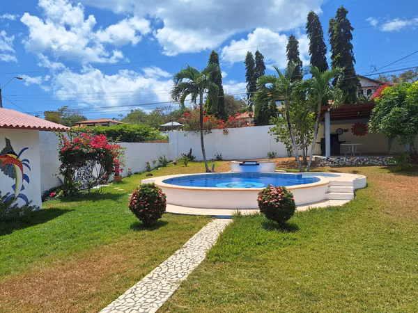 3-Bedroom Beach House with Pool and Jacuzzi in Costa Esmeralda