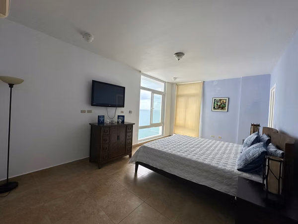 SALE BEACH APARTMENT PH MIRAMAR FARALLÓN