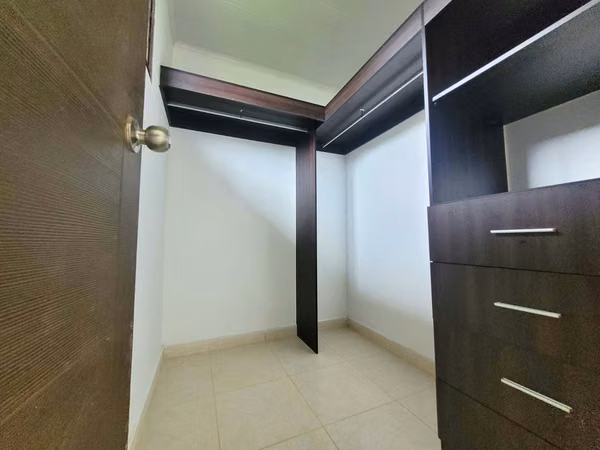 Venta de Casa Nueva en PH Paseo de Rey en Arraiján