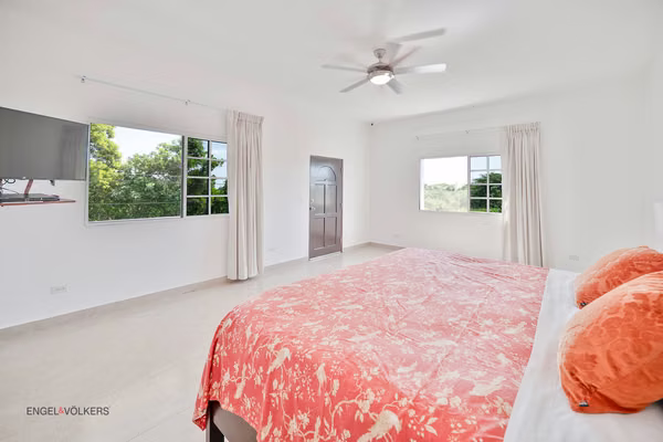 Multi family property for sale in Golden Reef, Santa Clara