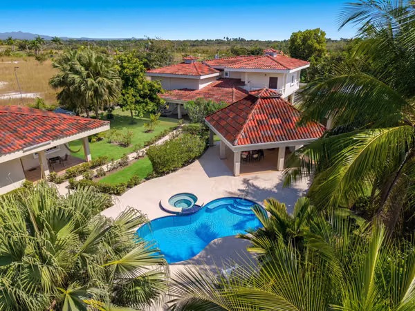 Multi family property for sale in Golden Reef, Santa Clara