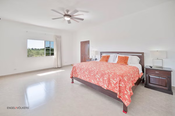 Multi family property for sale in Golden Reef, Santa Clara