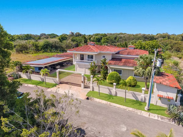 Multi family property for sale in Golden Reef, Santa Clara