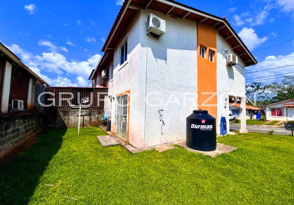 Cornered house for sale in Arraijan (PH Residencial Aragón)