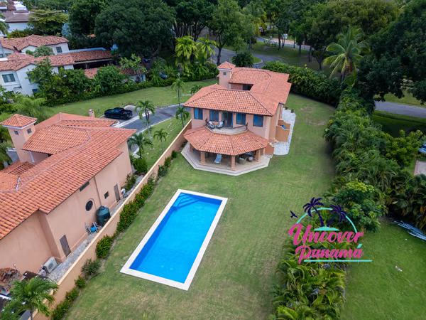 For sale luxury Beach Home in Buenaventura