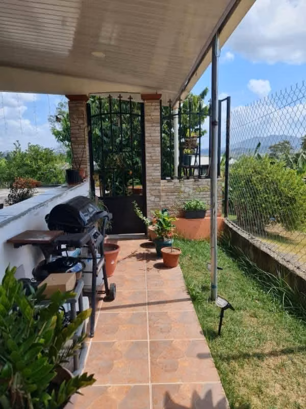 Se Vende Casa en Arraiján Cerca Al Centro Comercial Wesland Mall