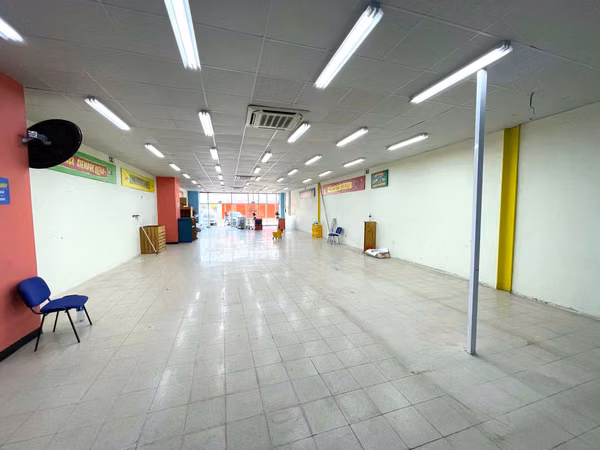 PLAZA 4 ALTOS COLÓN ALQUILO LOCAL DE 455 M2 A $4,450 EN PLANTA BAJA
