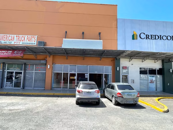 PLAZA 4 ALTOS COLÓN ALQUILO LOCAL DE 455 M2 A $4,450 EN PLANTA BAJA