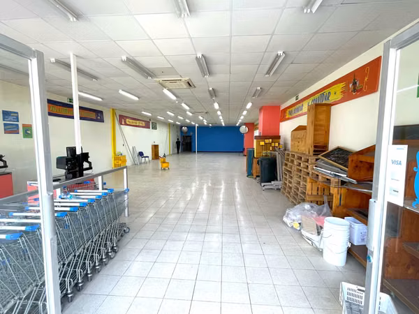 PLAZA 4 ALTOS COLÓN ALQUILO LOCAL DE 455 M2 A $4,450 EN PLANTA BAJA
