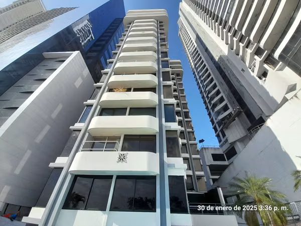 Apartamento Espacioso en PH La Gaviota – Ubicación Privilegiada en Avenida Balboa