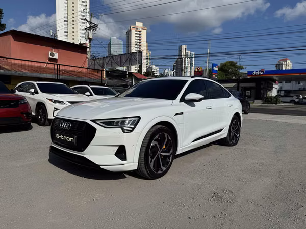 AUDI ETRON 2022