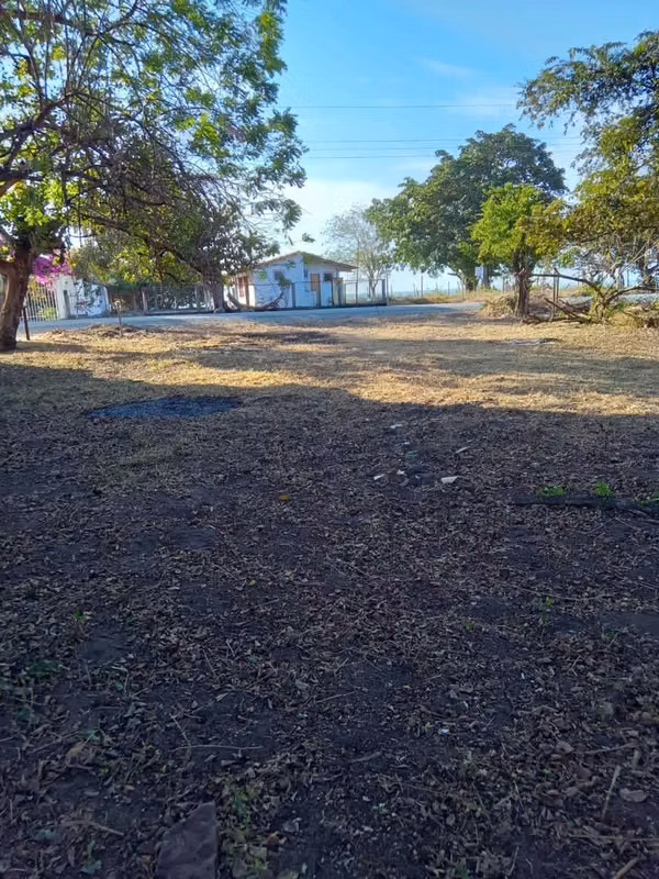 Terreno en Juan Hombron, Chiru
