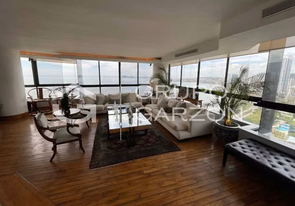 Furnished and remodeled apartment for sale in Balboa Avenue (PH Condesa del Mar)