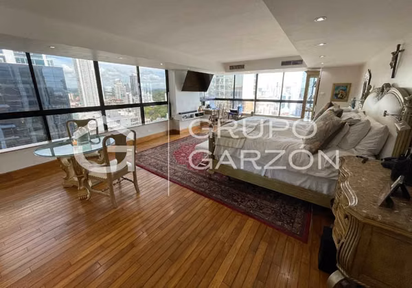 Furnished and remodeled apartment for sale in Balboa Avenue (PH Condesa del Mar)