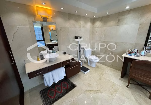Furnished and remodeled apartment for sale in Balboa Avenue (PH Condesa del Mar)