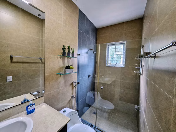 VENTA DE CASA EN DORADO VILLAGE EN CONDADO DEL REY