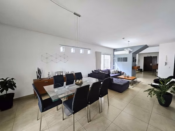 VENTA DE CASA EN DORADO VILLAGE EN CONDADO DEL REY