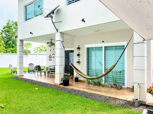 VENTA DE CASA EN DORADO VILLAGE EN CONDADO DEL REY