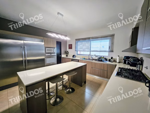VENTA DE CASA EN DORADO VILLAGE EN CONDADO DEL REY