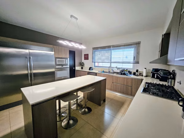 VENTA DE CASA EN DORADO VILLAGE EN CONDADO DEL REY