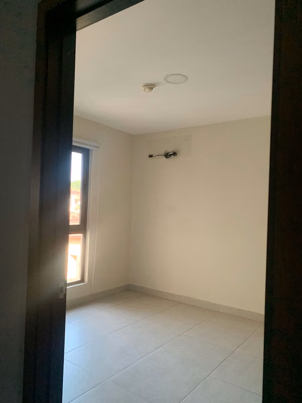 BANK SELLS HOUSE IN PH SF WOODLANDS