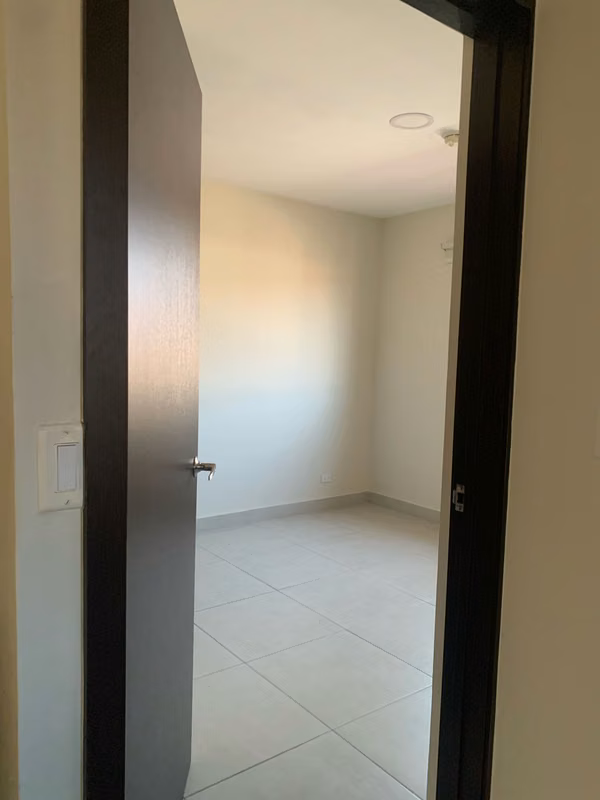BANK SELLS HOUSE IN PH SF WOODLANDS