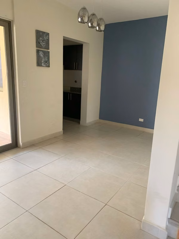 BANK SELLS HOUSE IN PH SF WOODLANDS