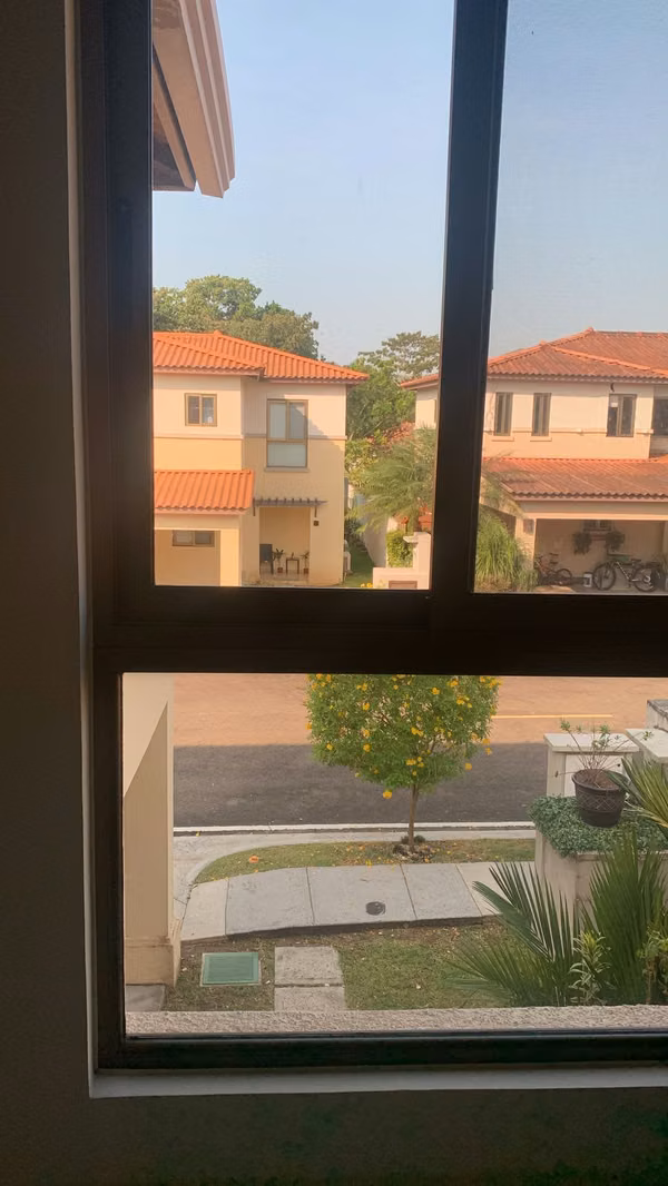 BANK SELLS HOUSE IN PH SF WOODLANDS