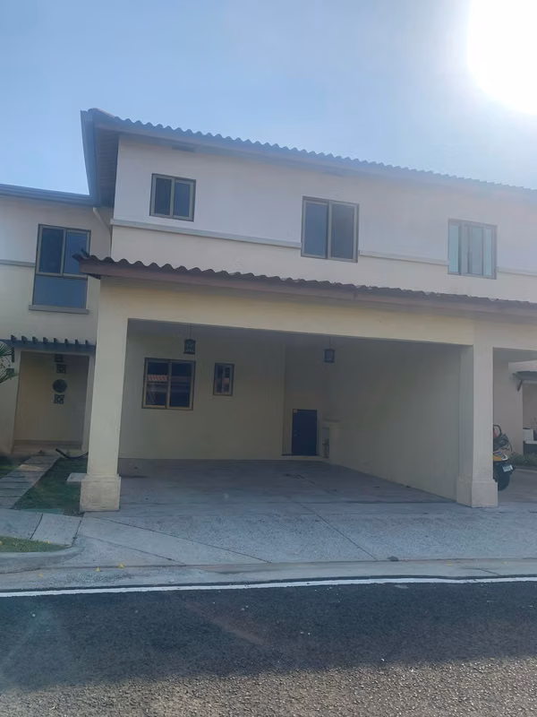 BANK SELLS HOUSE IN PH SF WOODLANDS