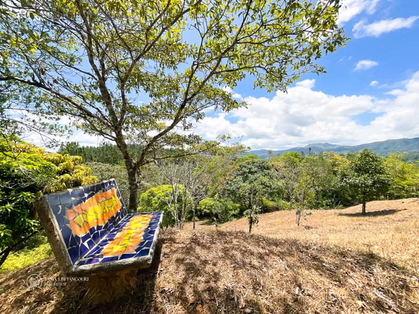Belleza de Finca a La Venta en Chiguiri Arriba, Penonomé