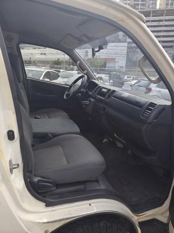 Toyota Hiace 2017