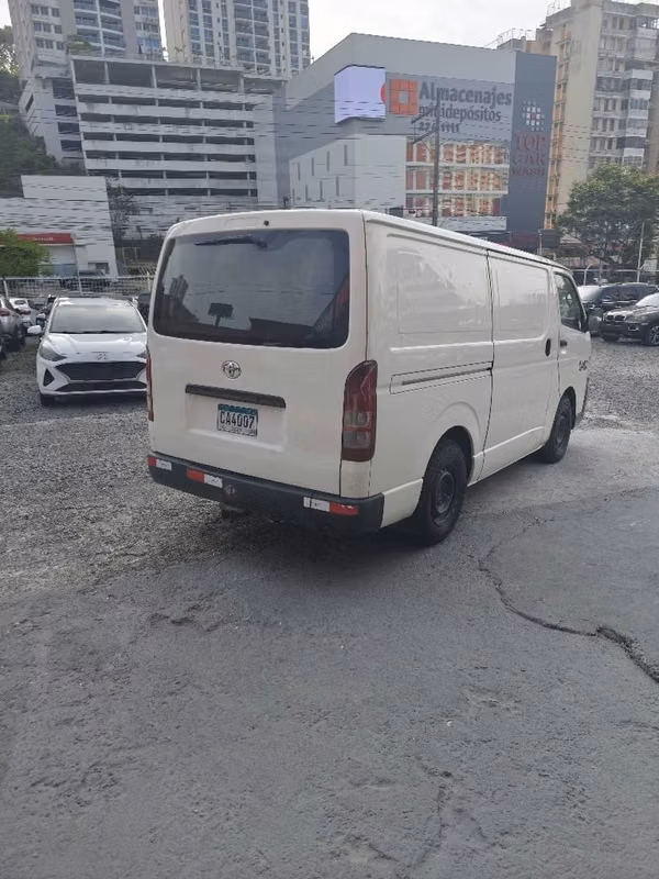 Toyota Hiace 2017