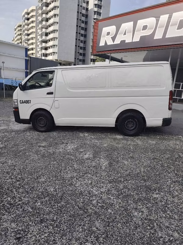 Toyota Hiace 2017