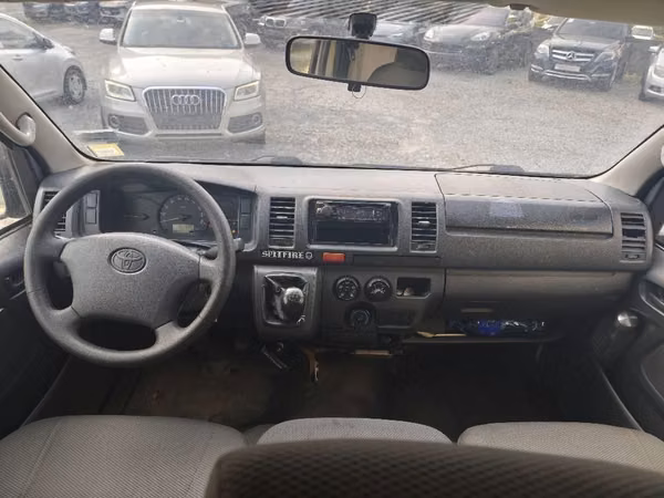 Toyota Hiace 2017